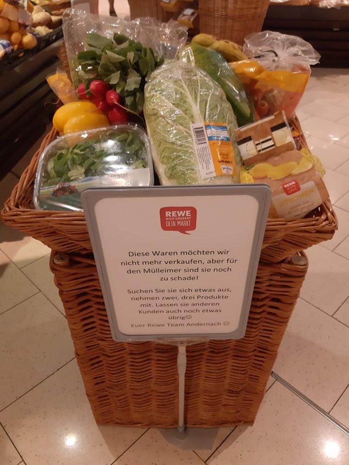 Супермаркет Billa запустил акцию по спасению фруктов и овощей